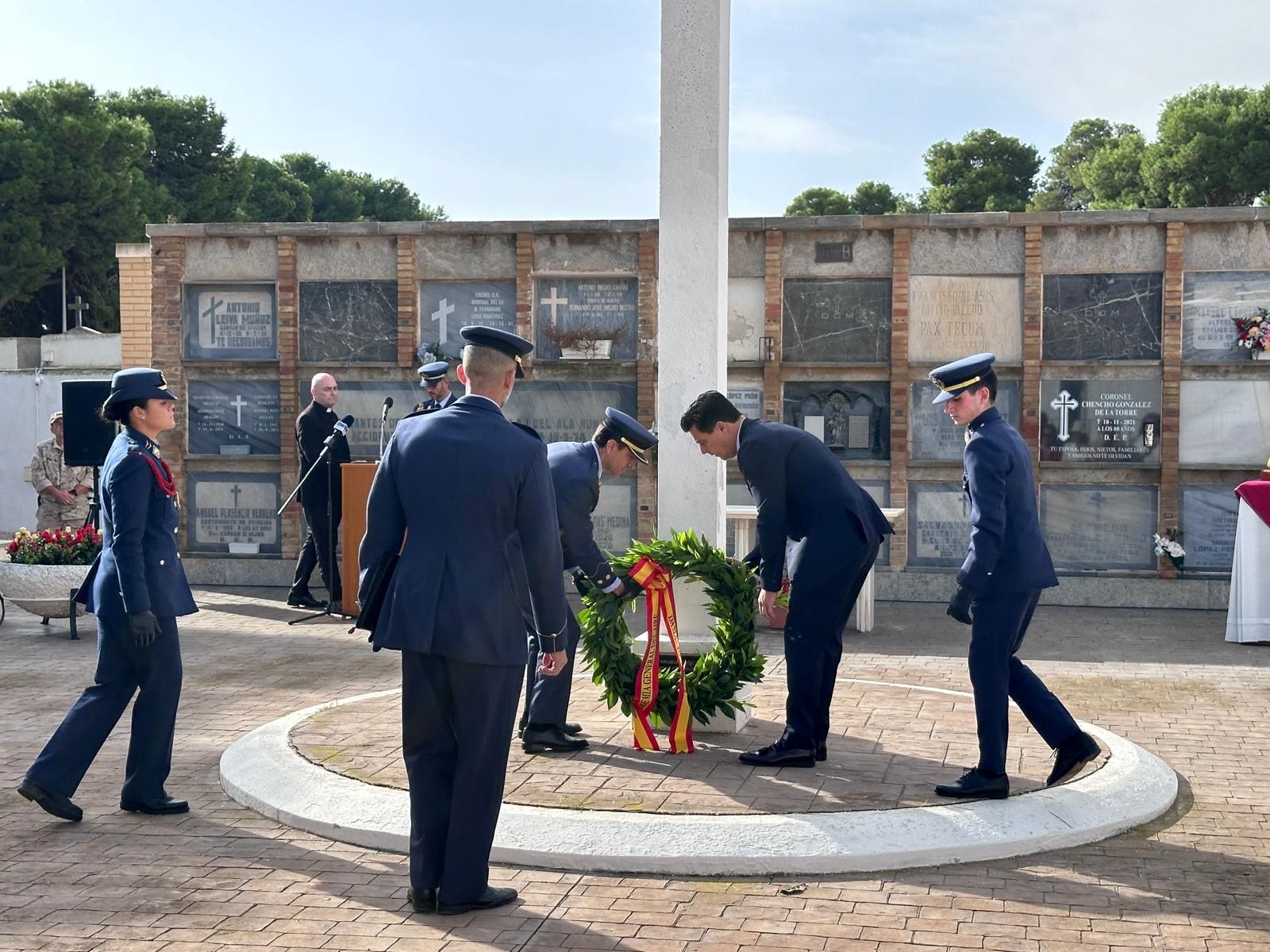 La AGA celebra el Día de los Caídos por España con un acto solemne en el recinto militar del cementerio de San Javier